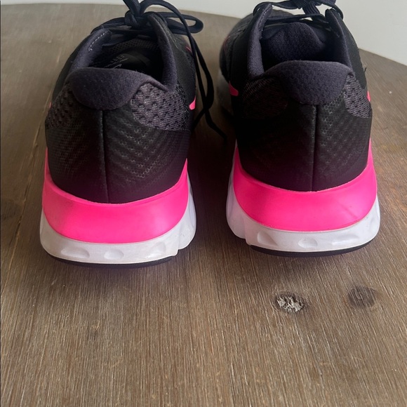 Nike Renew Blue Pink Athletic Trainer Sneakers
Women’s size 8.5 - Picture 4 of 16